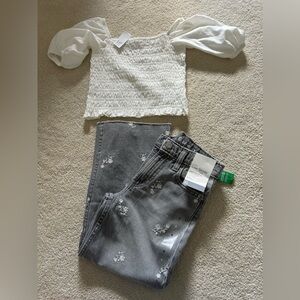 Gap embroidered gray jeans and white top NWT